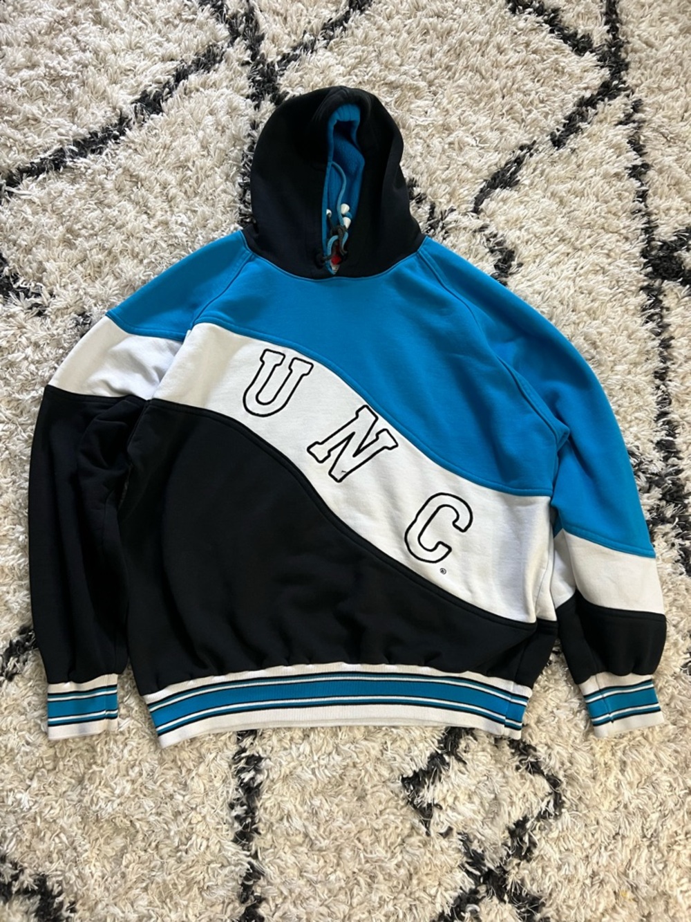 vintage 90s University of North Carolina (UNC) "Spell Out" heavy hoodie
A147